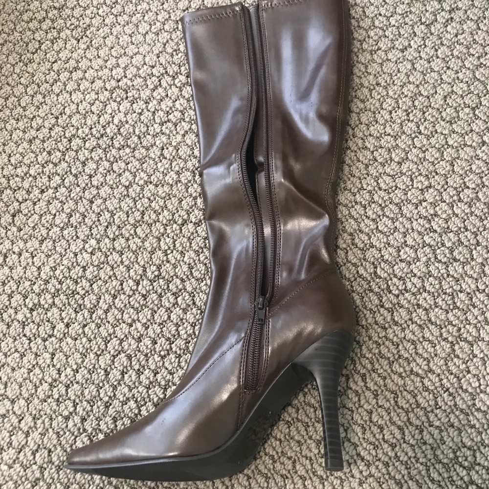 Steve Madden 3.5” heeled boots
